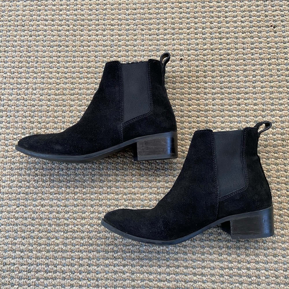 Steve Madden black suede ankle booties